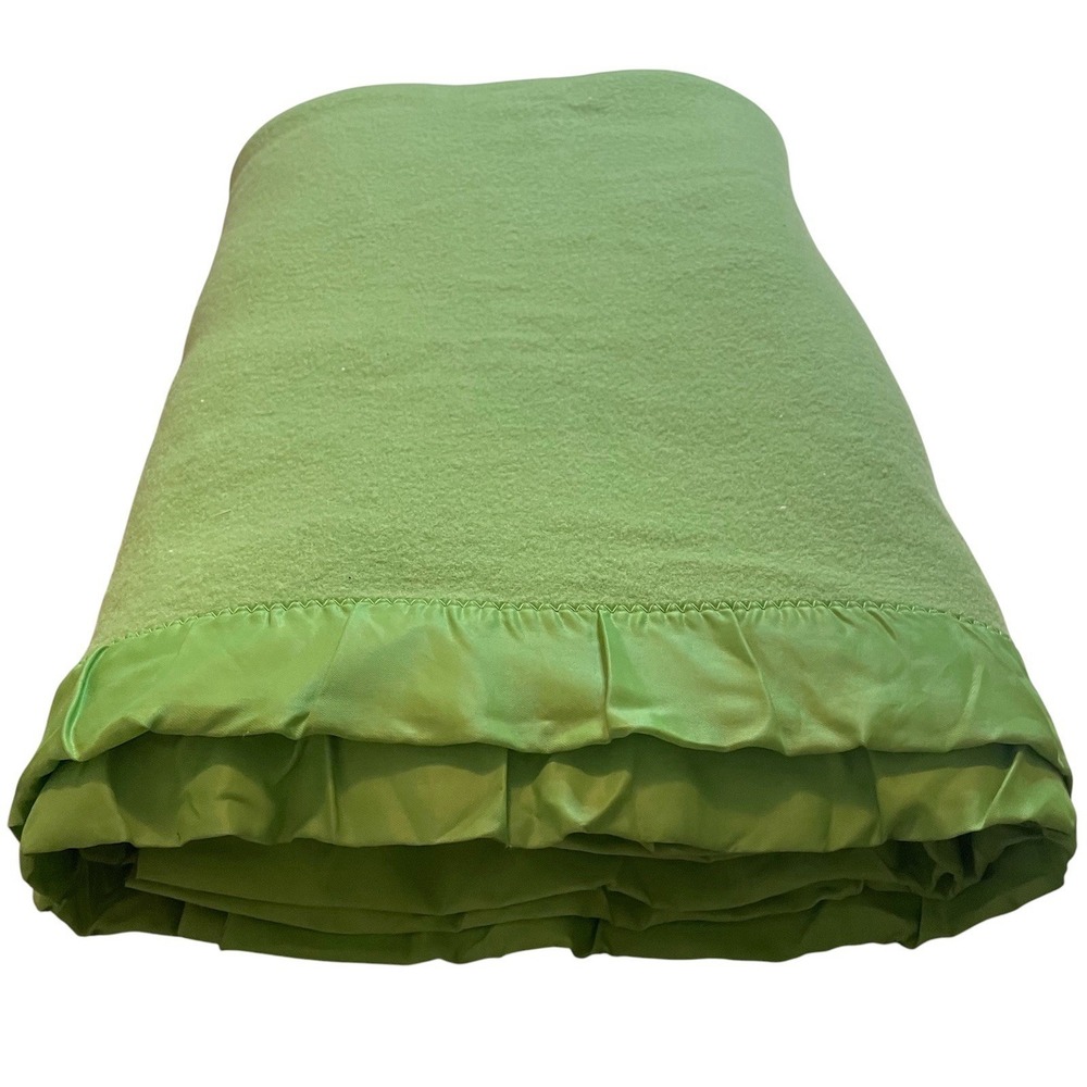Vtg. Wool Blanket 82" x 84" Spring Green With Satin Trim Full Size Cabin Lodge
